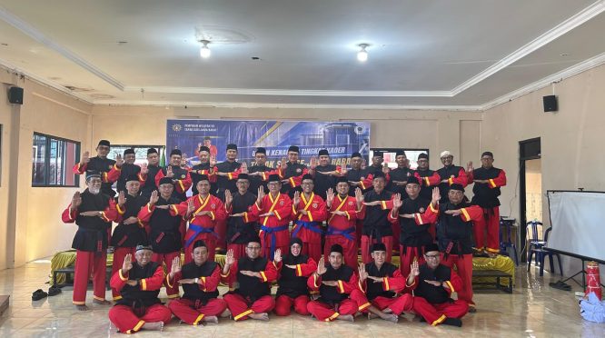 Sebanyak 67 peserta dari 14 Pimpinan Daerah Tapak Suci se-Jawa Barat mengikuti Ujian Kenaikan Tingkat (UKT) di Universitas Muhammadiyah Kuningan, 25–26 Juli 2026. Kegiatan ini menjadi bagian dari proses pembinaan kader untuk melahirkan pendekar yang berprestasi, berintegritas, dan berakhlak mulia sesuai nilai-nilai Islam dan Muhammadiyah. (Dok. Istimewa)