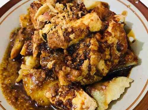Hucap atau Kupat Tahu. Salah satu kuliner legendaris khas Kabupaten Kuningan. (Dok. Net)